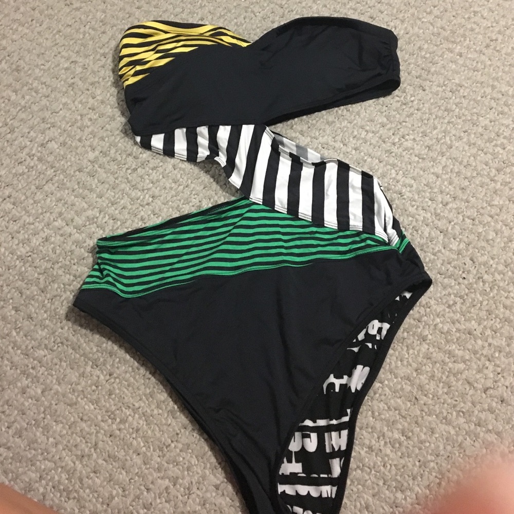 Volcom "looks like 2 pieces swimsuit